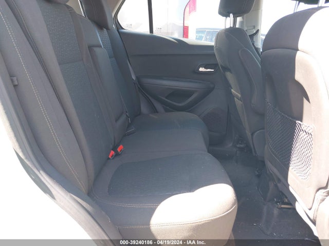 Chevrolet TRAX LS 2018 KL7CJKSB6JB701441 Image 8
