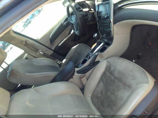 39240221 :رقم المزاد ، 1G11C5SL6FF330997 vin ، 2015 Chevrolet Malibu 1lt مزاد بيع