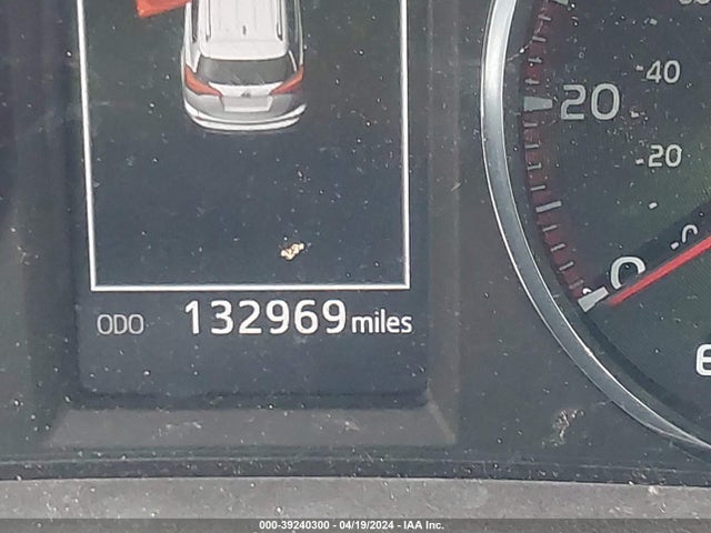 Toyota RAV4 SE 2018 JTMNFREV3JD118227 Image 15