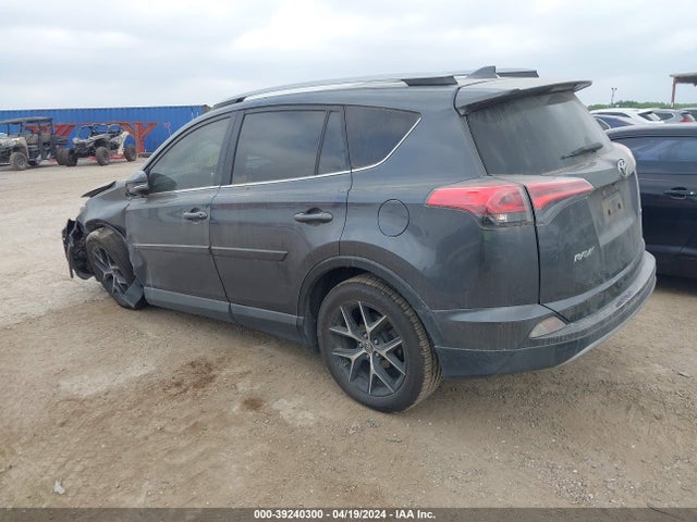 Toyota RAV4 SE 2018 JTMNFREV3JD118227 Image 3