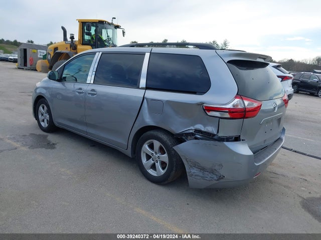 Toyota Sienna Le 8 Passenger 2017 5TDKZ3DC3HS786583 Image 3