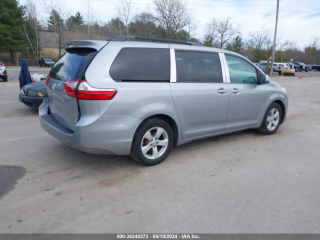 Toyota Sienna Le 8 Passenger 2017 5TDKZ3DC3HS786583 Image 4