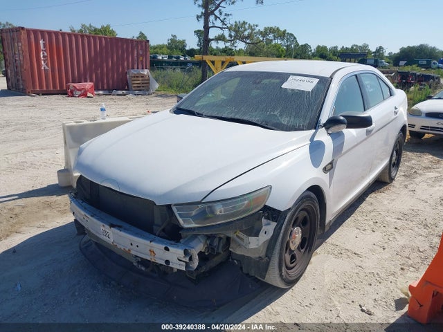Ford Police Interceptor 2014 1FAHP2L80EG127797 Image 2