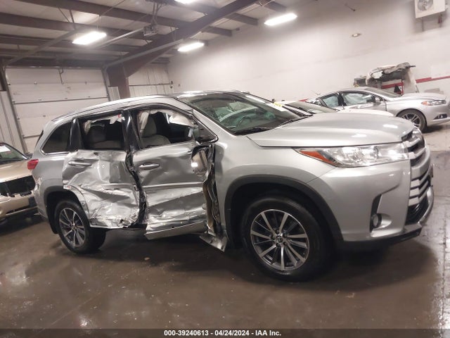 Toyota Highlander Xle 2017 5TDJZRFH5HS522739 Image 14