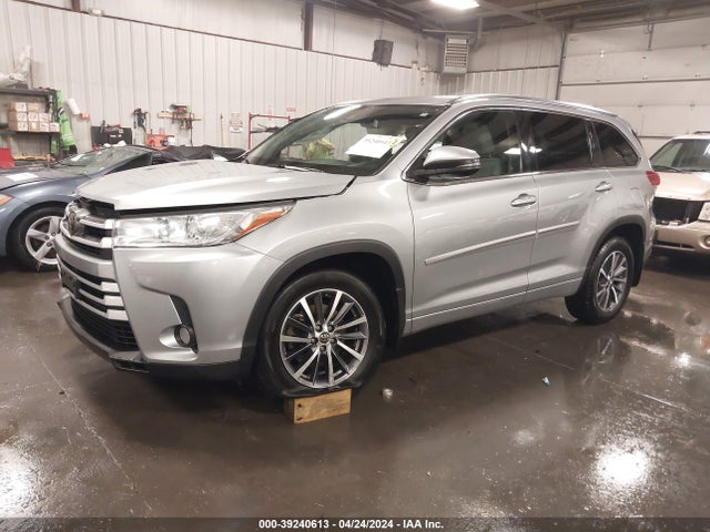 Toyota Highlander Xle 2017 5TDJZRFH5HS522739 Image 2