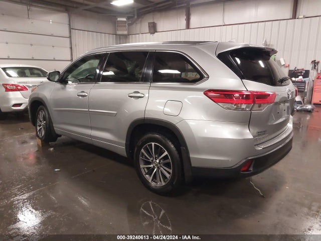Toyota Highlander Xle 2017 5TDJZRFH5HS522739 Image 3