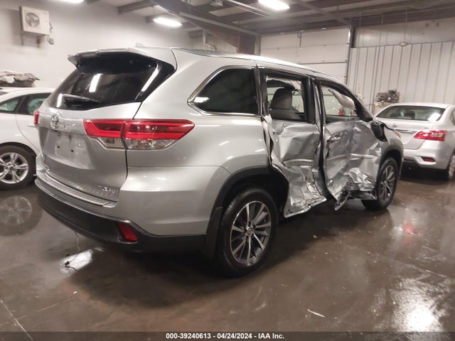 Toyota Highlander Xle 2017 5TDJZRFH5HS522739 Image 4