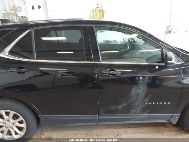 Chevrolet EQUINOX LT 2018 2GNAXSEV2J6185670 Image 12