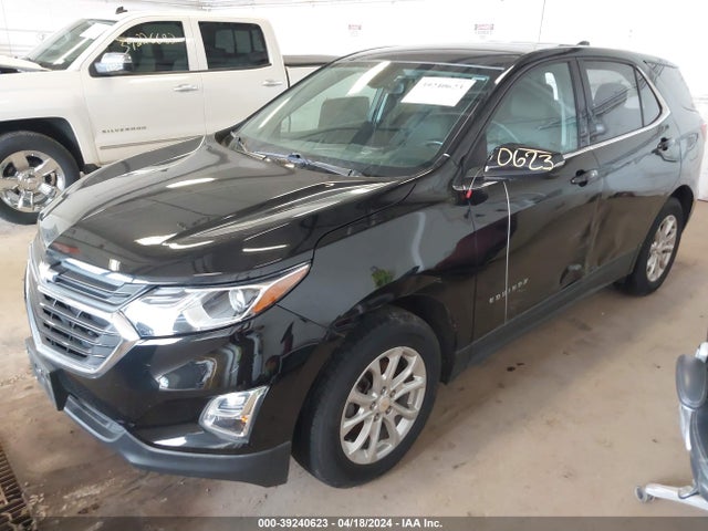 Chevrolet EQUINOX LT 2018 2GNAXSEV2J6185670 Image 2