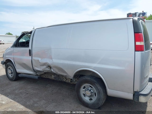 Chevrolet Express 2500 Work Van 2015 1GCWGFCG7F1142320 Image 15
