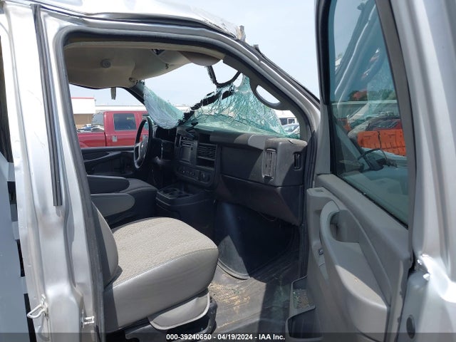 Chevrolet Express 2500 Work Van 2015 1GCWGFCG7F1142320 Image 5