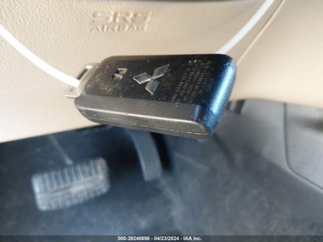 JA4AD3A31HZ067744 Mitsubishi Outlander Se
