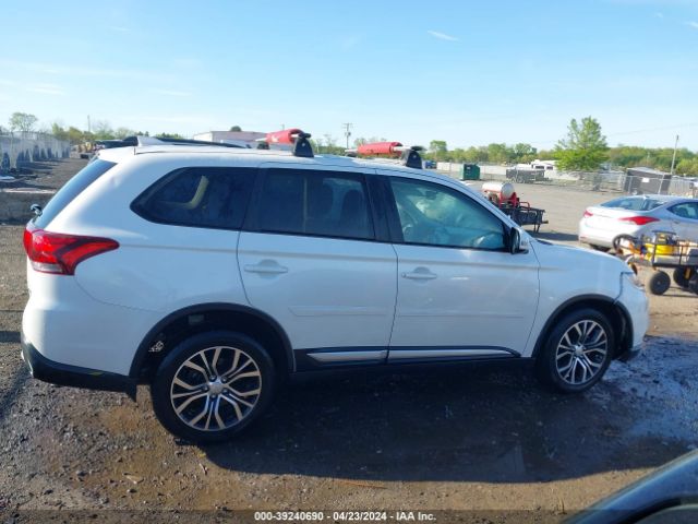 JA4AD3A31HZ067744 Mitsubishi Outlander Se