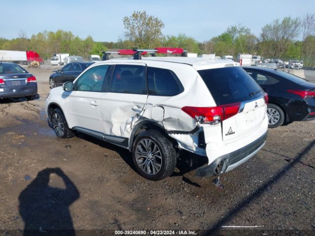 JA4AD3A31HZ067744 Mitsubishi Outlander Se