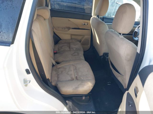 JA4AD3A31HZ067744 Mitsubishi Outlander Se