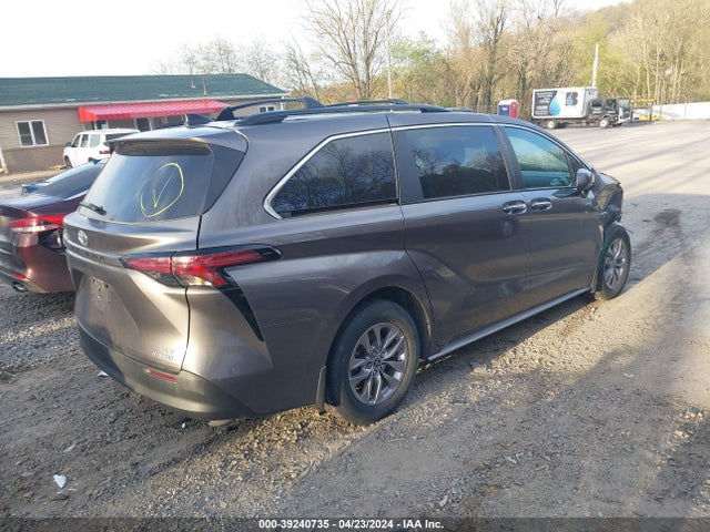 Toyota SIENNA XLE 2022 5TDYRKEC4NS111288 Image 4