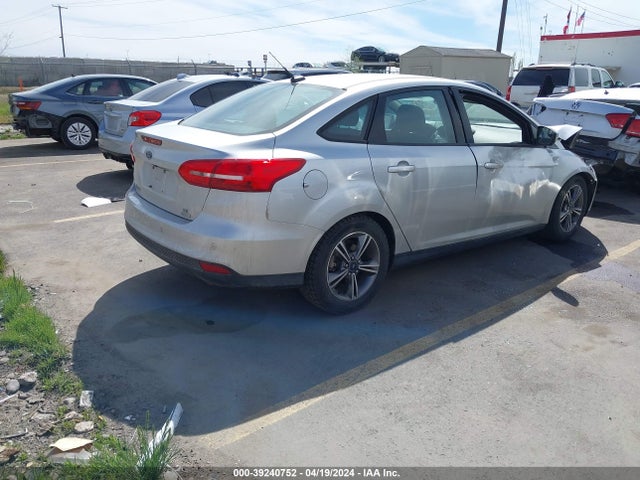 Ford FOCUS SE 2016 1FADP3FE3GL239624 Image 4