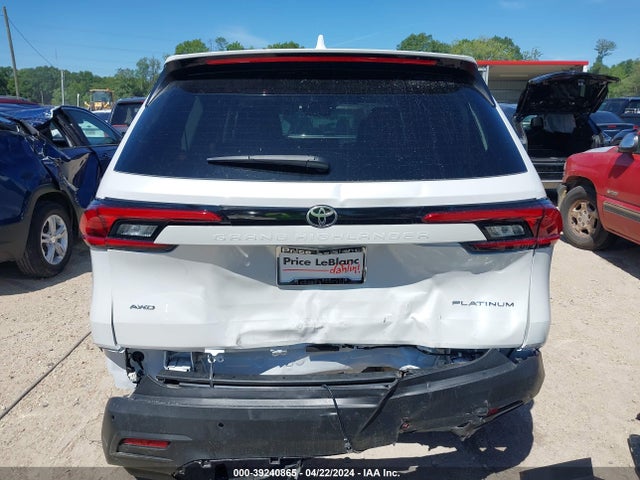 Toyota Grand Highlander Platinum 2024 5TDAAAB59RS044993 Image 17