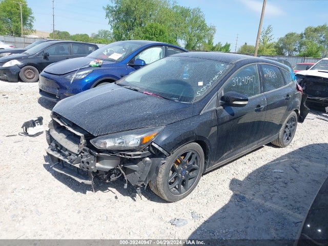 Ford FOCUS SE 2016 1FADP3K25GL388385 Image 2