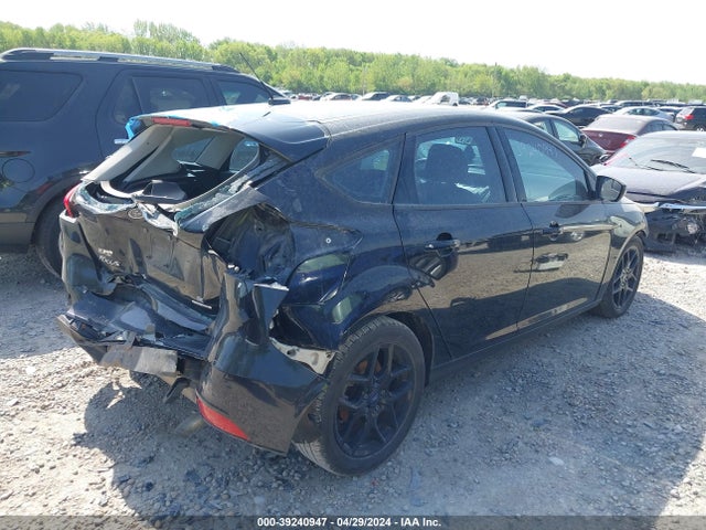 Ford FOCUS SE 2016 1FADP3K25GL388385 Image 4