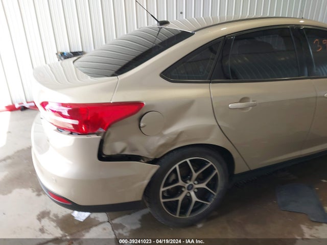 Ford FOCUS SEL 2017 1FADP3H27HL318976 Image 6
