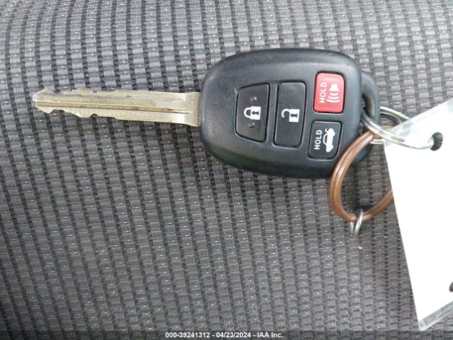 5YFBURHE7KP942976 Toyota COROLLA SE