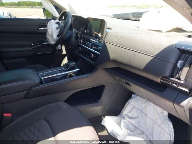 5N1DR3AA1NC224380 Nissan Pathfinder S 2wd