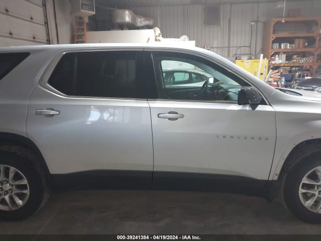 Chevrolet Traverse Ls 2018 1GNERFKW6JJ135700 Image 14