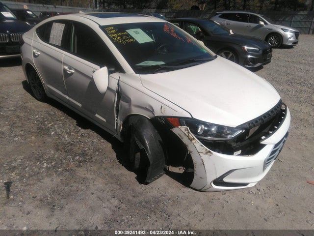 2018 5NPD84LF2JH377578 main image