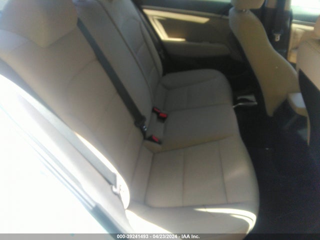 Hyundai Elantra Value Edition 2018 5NPD84LF2JH377578 Image 8