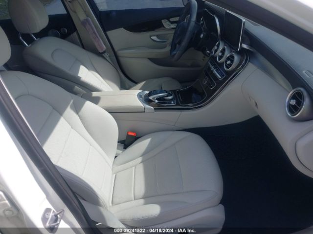 WDDWF4JB2HR300720 Mercedes-Benz C 300 Luxury/sport
