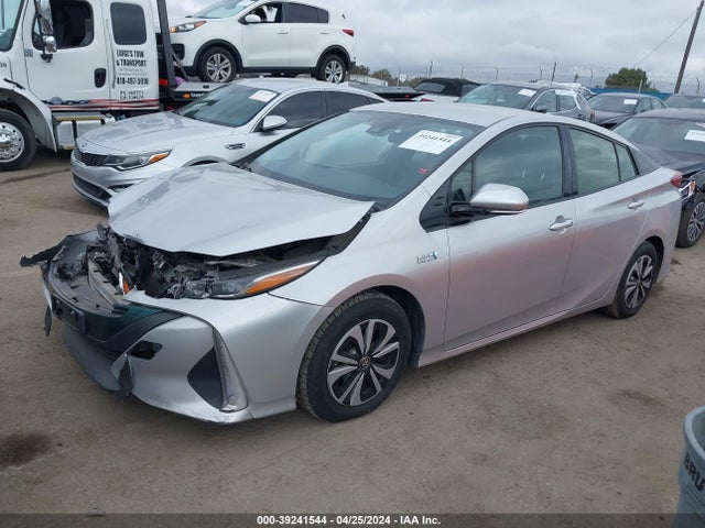 Toyota Prius Prime Plus 2017 JTDKARFP6H3001792 Image 2