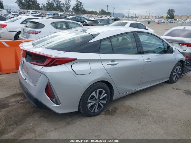 Toyota Prius Prime Plus 2017 JTDKARFP6H3001792 Image 4