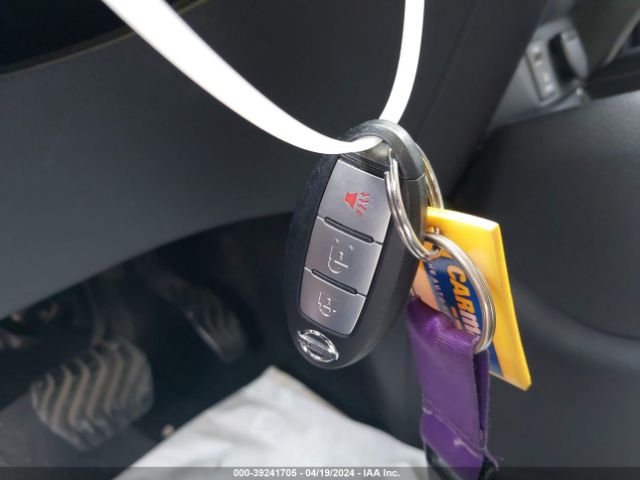 JN1BJ1CP0HW026548 Nissan Rogue Sport Sv