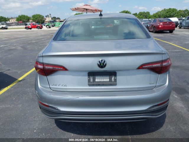 3VWEM7BU8NM019822 Volkswagen Jetta 1.5t Se