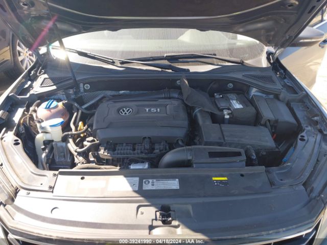 1VWAT7A35HC009541 Volkswagen Passat 1.8t S
