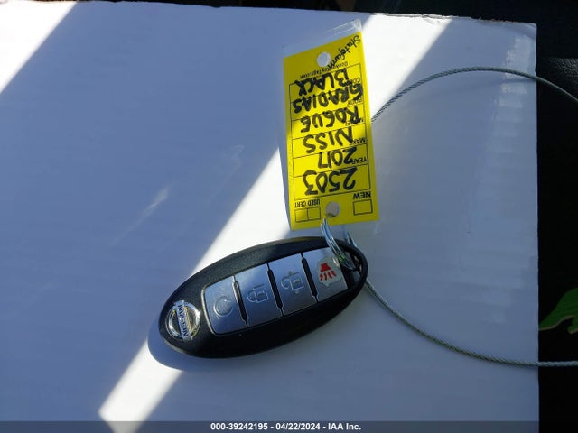 Nissan ROGUE SV 2017 5N1AT2MT3HC762126 Image 11