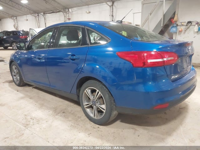 Ford FOCUS SE 2018 1FADP3F22JL243645 Image 3