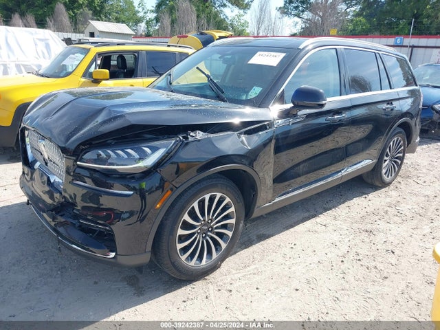 Lincoln Aviator Standard 2023 5LM5J6WC4PGL06796 Image 2