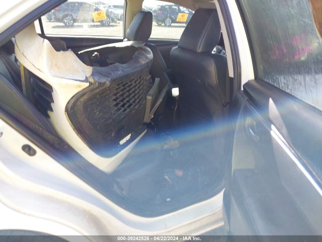 Toyota COROLLA SE 2018 5YFBURHE7JP786016 Image 8