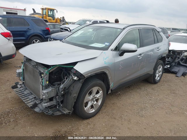 Toyota Rav4 Xle 2019 JTMW1RFV5KJ011720 Image 2