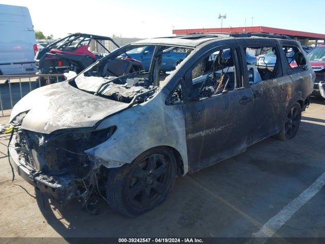 Toyota Sienna Se Premium 2020 5TDXZ3DC9LS046180 Image 2