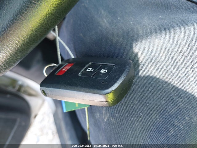 Toyota Prius V Four 2017 JTDZN3EU3HJ063878 Image 11