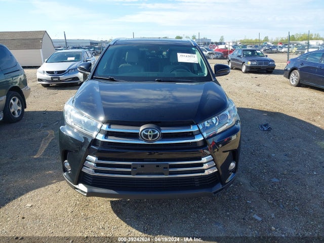 Toyota Highlander Limited 2018 5TDDZRFH9JS822741 Image 13