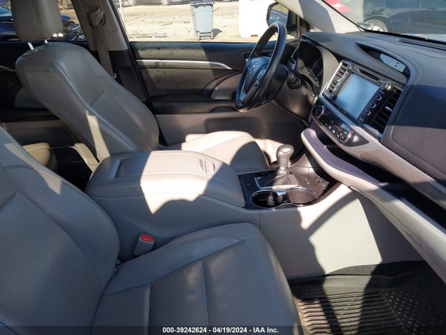 Toyota Highlander Limited 2018 5TDDZRFH9JS822741 Image 5