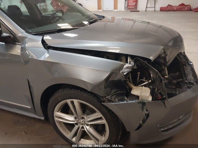 1VWCT7A30FC056093 Volkswagen Passat 1.8t Sel Premium