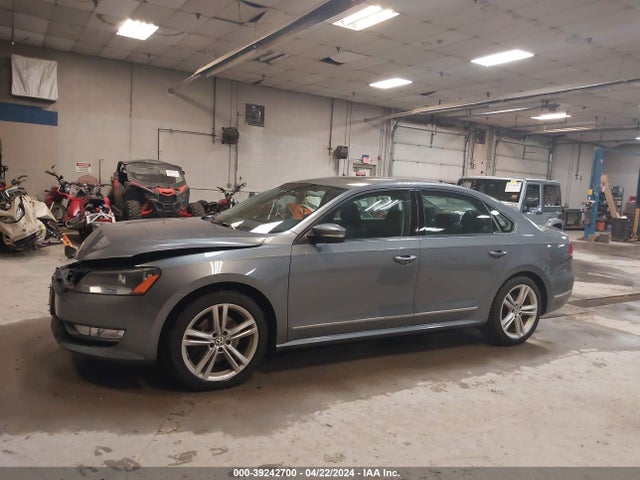 1VWCT7A30FC056093 Volkswagen Passat 1.8t Sel Premium