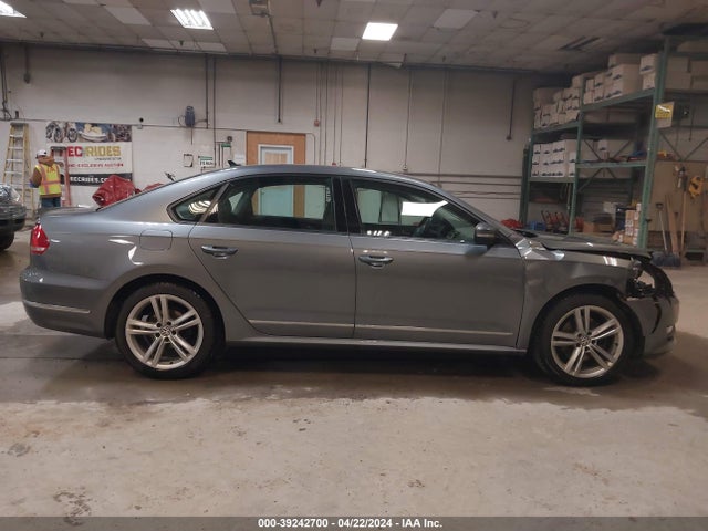 1VWCT7A30FC056093 Volkswagen Passat 1.8t Sel Premium