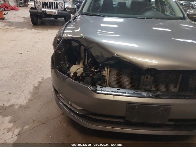 1VWCT7A30FC056093 Volkswagen Passat 1.8t Sel Premium