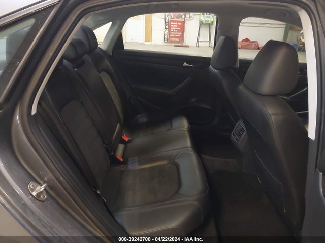 1VWCT7A30FC056093 Volkswagen Passat 1.8t Sel Premium